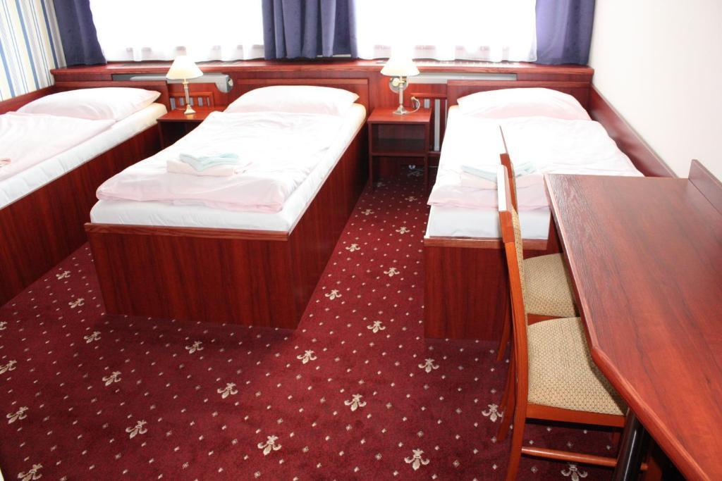 Hotel Hynek Náchod Quarto foto